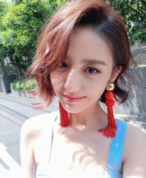 佟丽娅年轻照片,回眸一笑百媚生